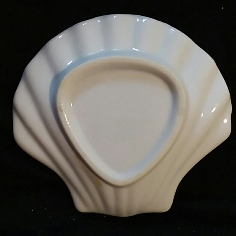 SeaShell Soap Dish - Picture 2 of 4